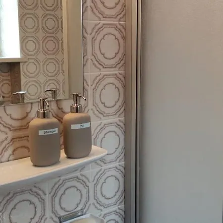 Ideales Monteurzimmer Fuer Bis Zu 3 Personen In Bester Lage L 1 Minute Zum Bahnhof L Innenstadtnaehe L Kueche L Free-wlan L Willkommen Im Hallo!-apartment 2 巴特沃里斯霍芬